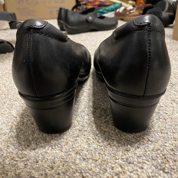 Clarks Leather Comfort Pumps Women 9.5M  EU 41 2.5 “ Block Heel 2" Padded Office - Picture 7 of 10